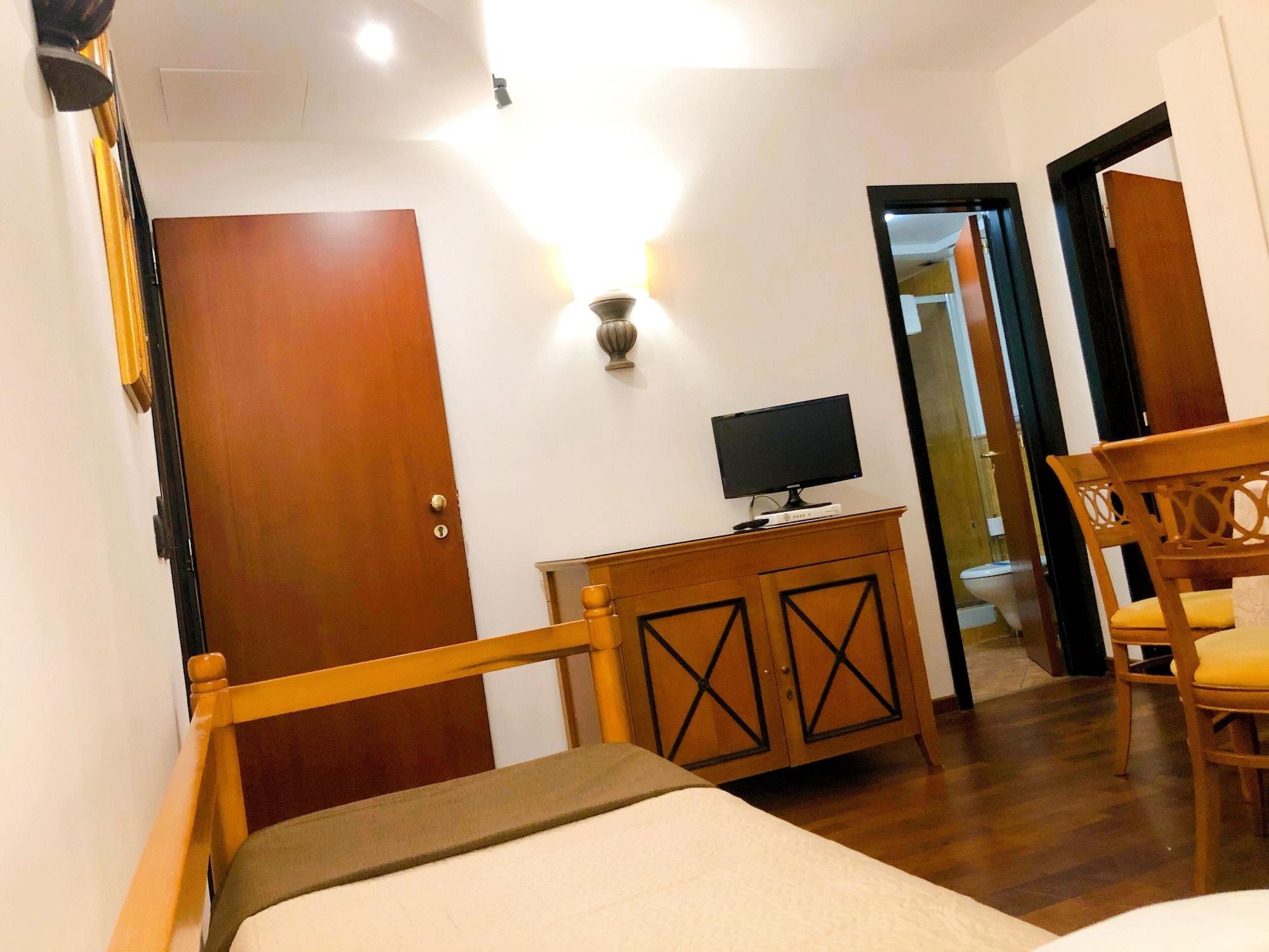 Hotel Florio Opera Palermo Central מראה חיצוני תמונה
