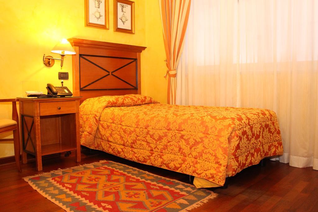 Hotel Florio Opera Palermo Central מראה חיצוני תמונה
